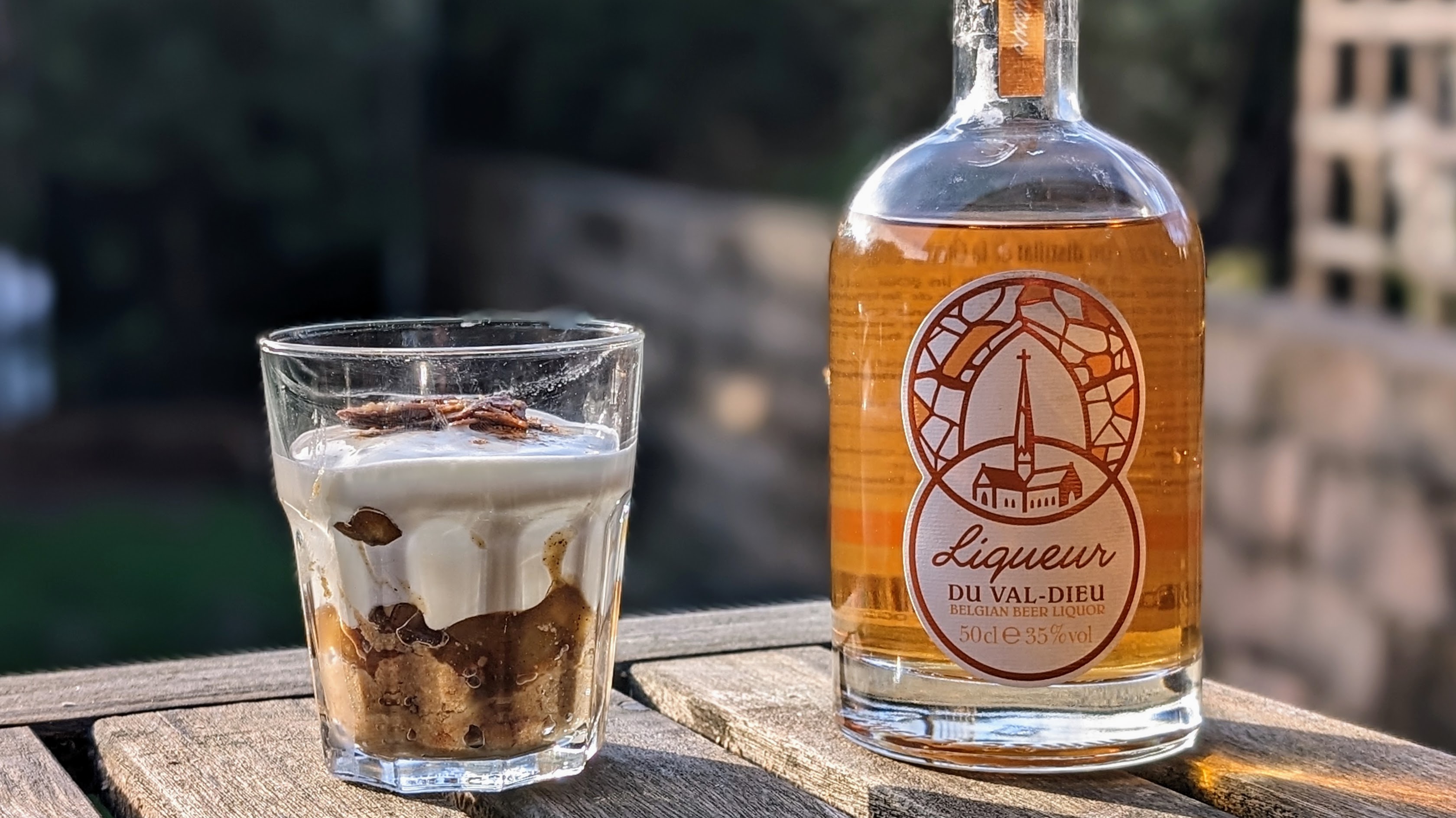 Bratapfel Tiramisu mit Val Dieu Liqueur